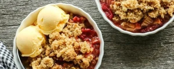 Old-Fashioned Strawberry Rhubarb Crisp
